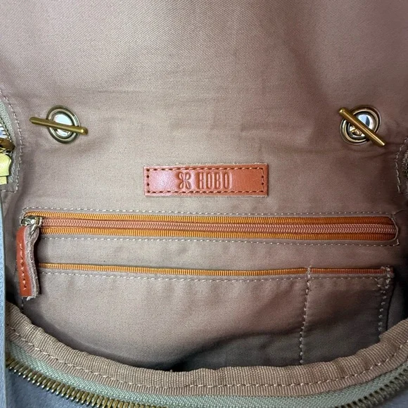 HOBO Fern Foldover Messenger bag in Pebbled Leather Taupe - Picture 9 of 13